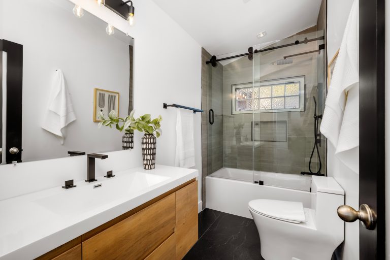 Rénover sa salle de bain : par où commencer et comment éviter les erreurs ? rénover salle de bain