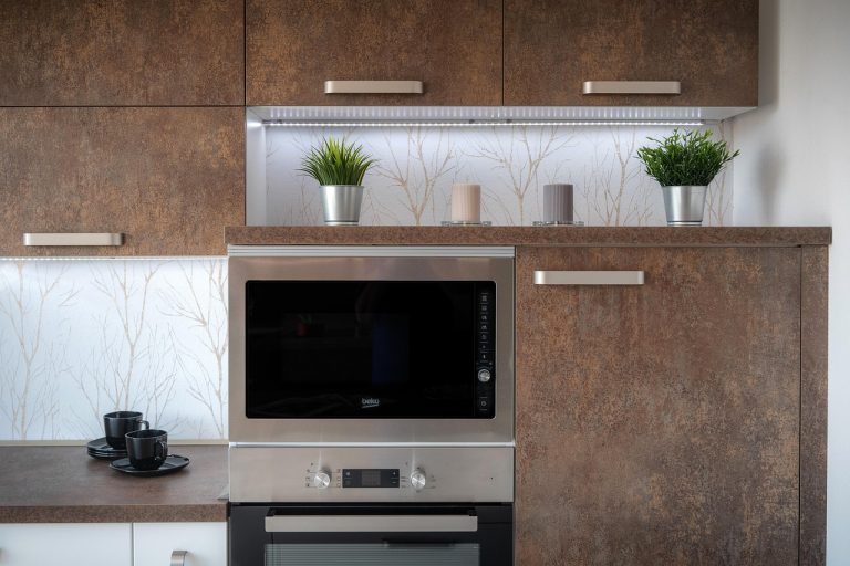 Cuisine fonctionnelle avec meubles pratiques